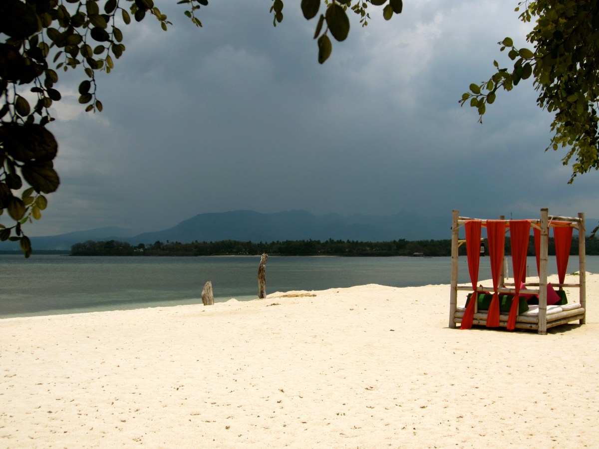 Tugu Lombok White Sand Beach